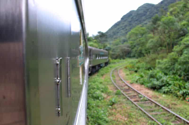 Trem-de-luxo-Litorina-Serra-Verde-Express