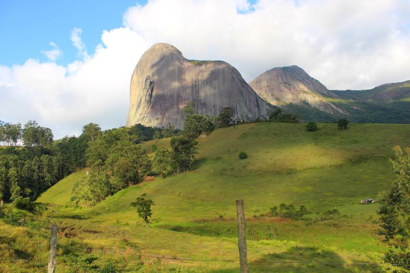 Parque Estadual da Pedra Azul e Rota do Lagarto.