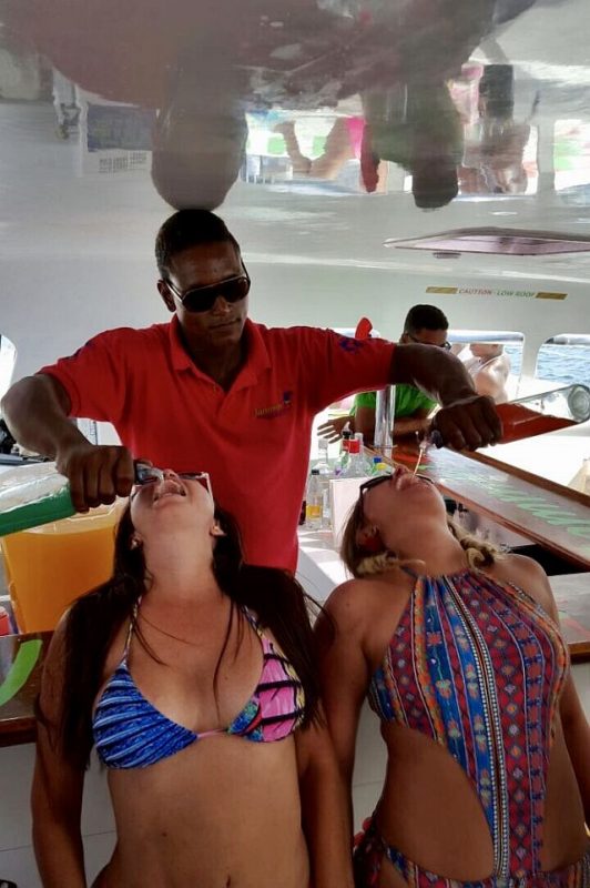 Jammin’ Catamaran Cruise em Barbados