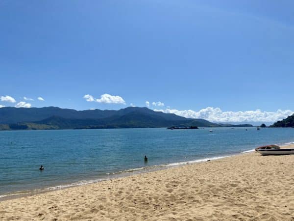 melhores praias em Ilhabela