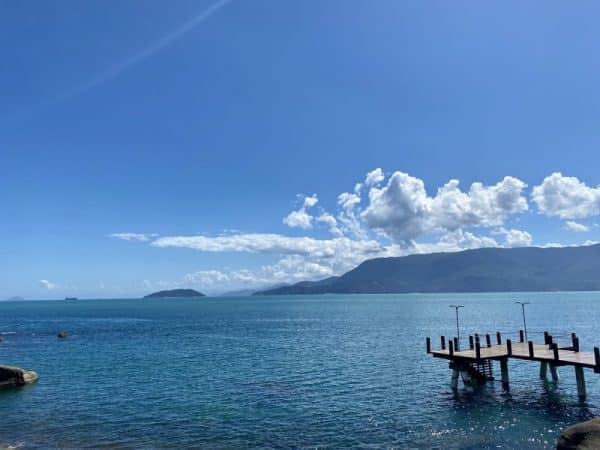 melhores praias em Ilhabela